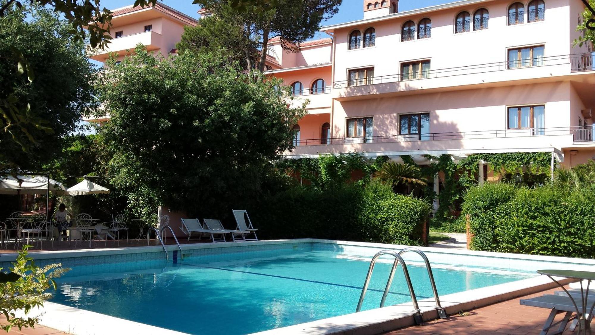 Park Hotel San Michele Мартина Франка Екстериор снимка